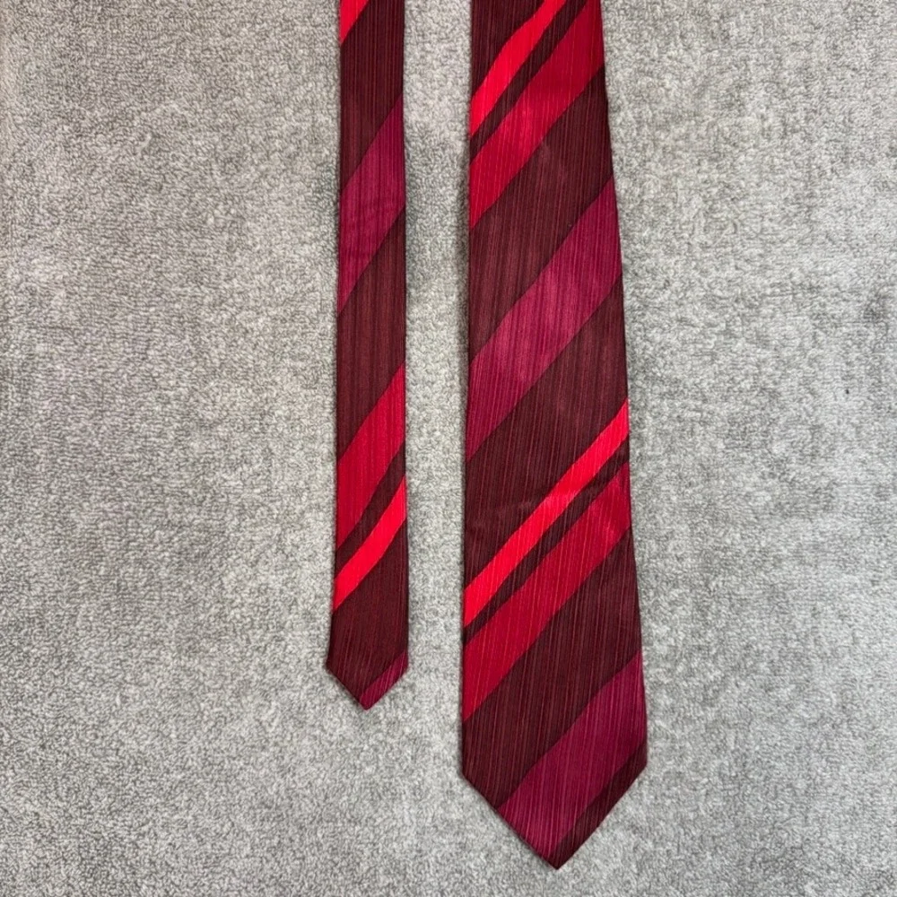 Unlisted Kenneth Cole Mens Red Burgundy Striped 100% Silk Necktie Hand Sewn